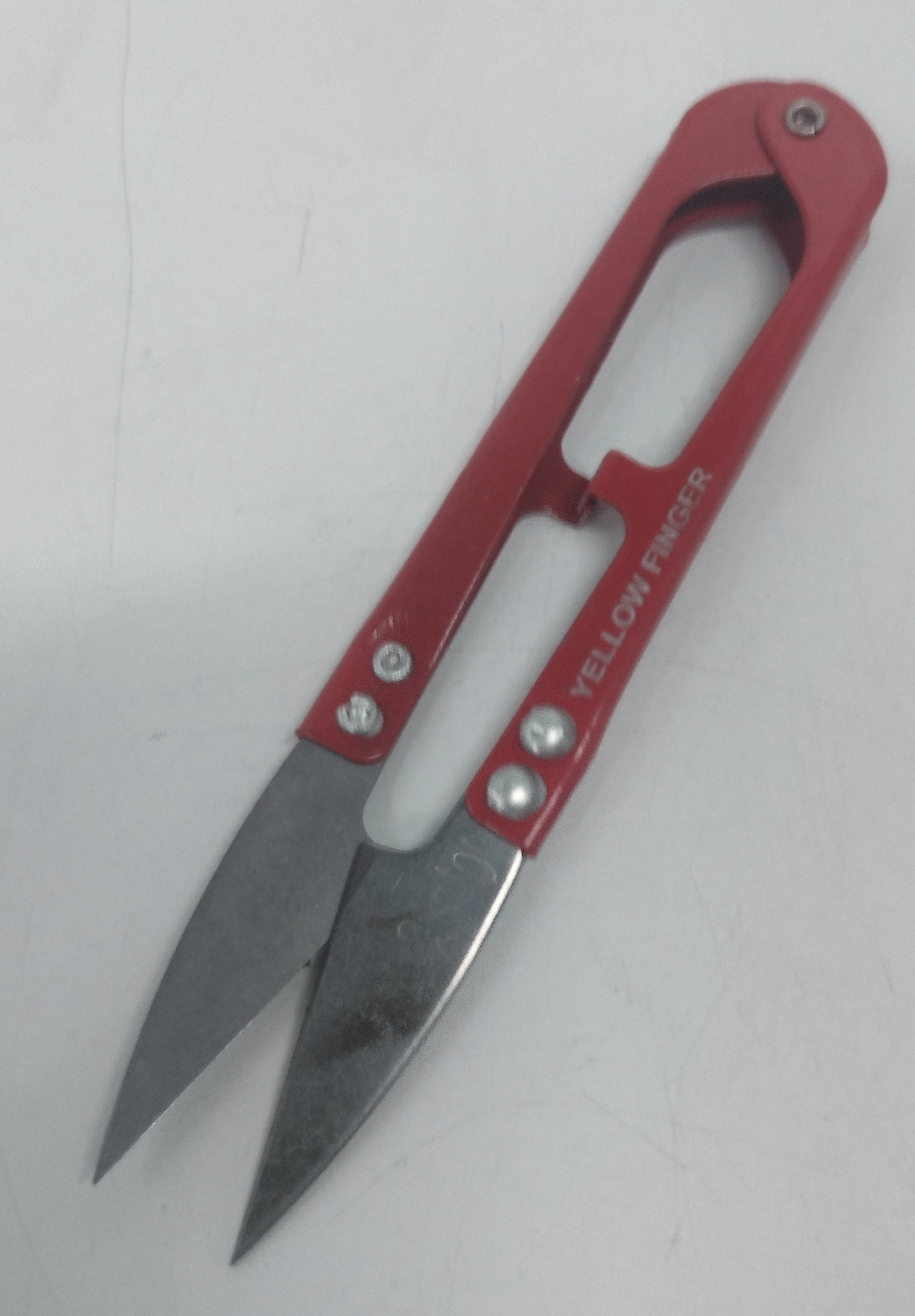 Tesoura Yellow finger para Cortar Tabaco Vermelha